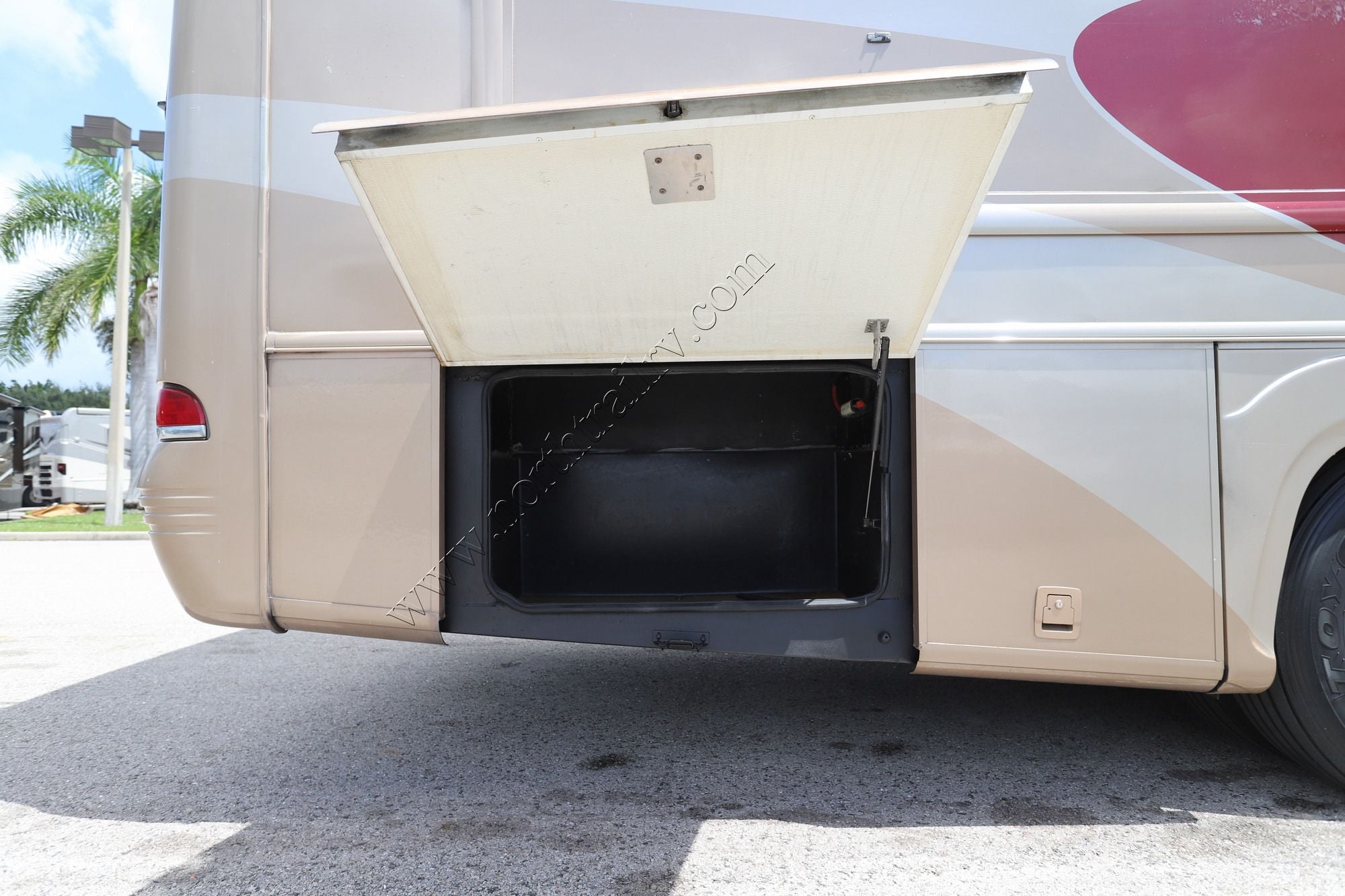 Used 2003 Damon Escaper 3979 Class A  For Sale
