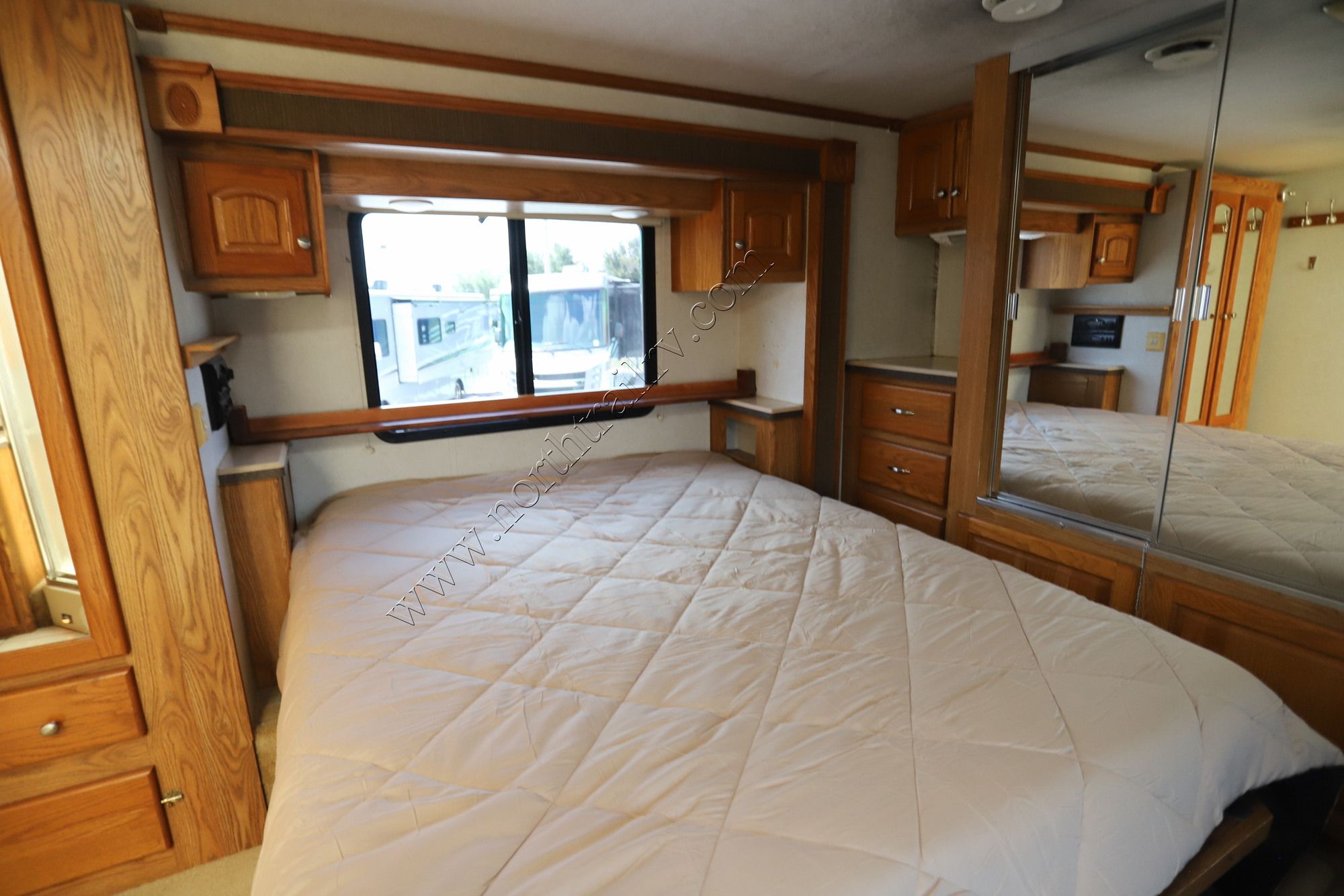 Used 2003 Damon Escaper 3979 Class A  For Sale