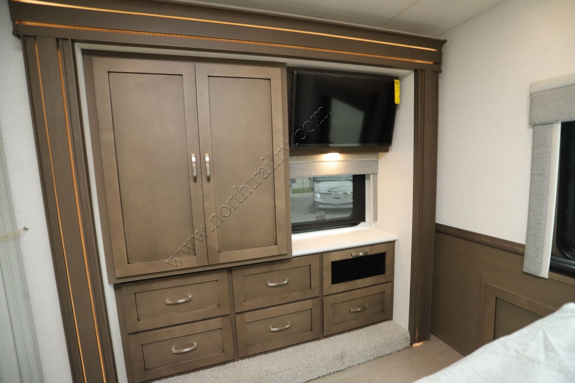 New 2027 Newmar Bay Star 3811 Class A  For Sale