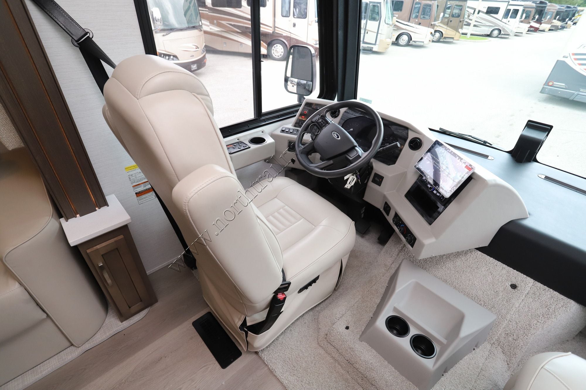 New 2027 Newmar Bay Star 3811 Class A  For Sale