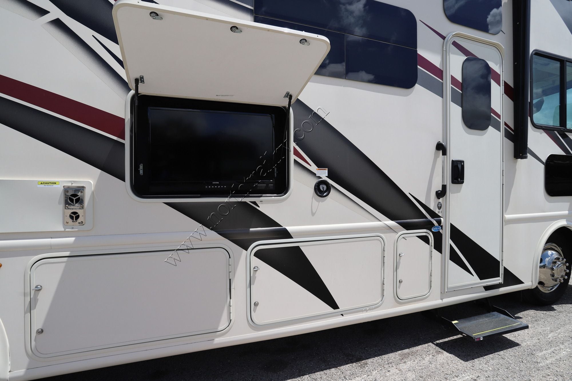 Used 2022 Thor Ace 30.3 Class A  For Sale