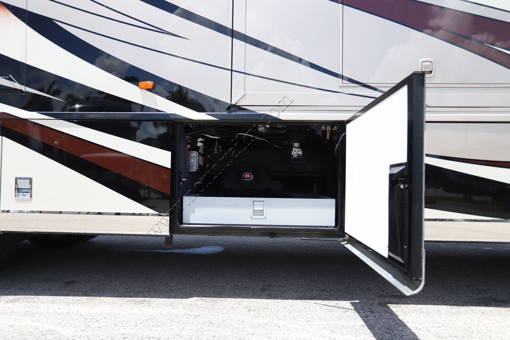 Used 2017 Newmar Dutch Star 4018 Class A  For Sale