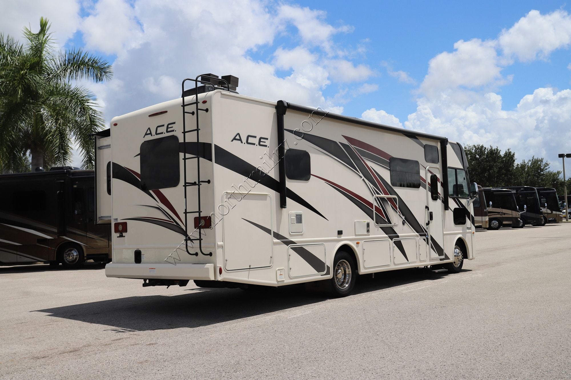 Used 2022 Thor Ace 30.3 Class A  For Sale