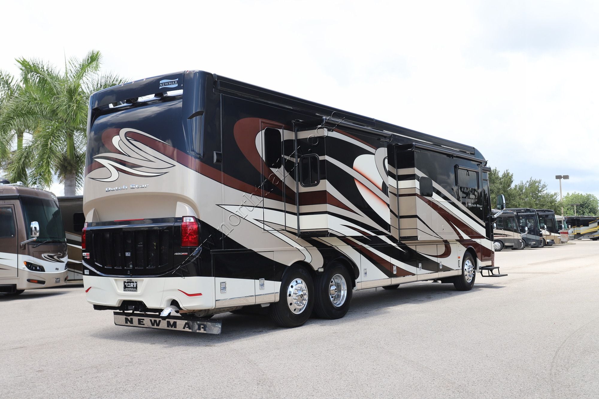 Used 2017 Newmar Dutch Star 4018 Class A  For Sale