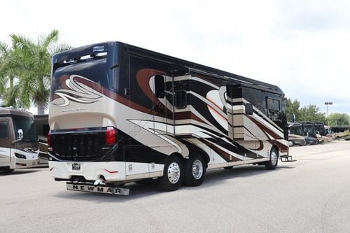 2017 Newmar Dutch Star 4018