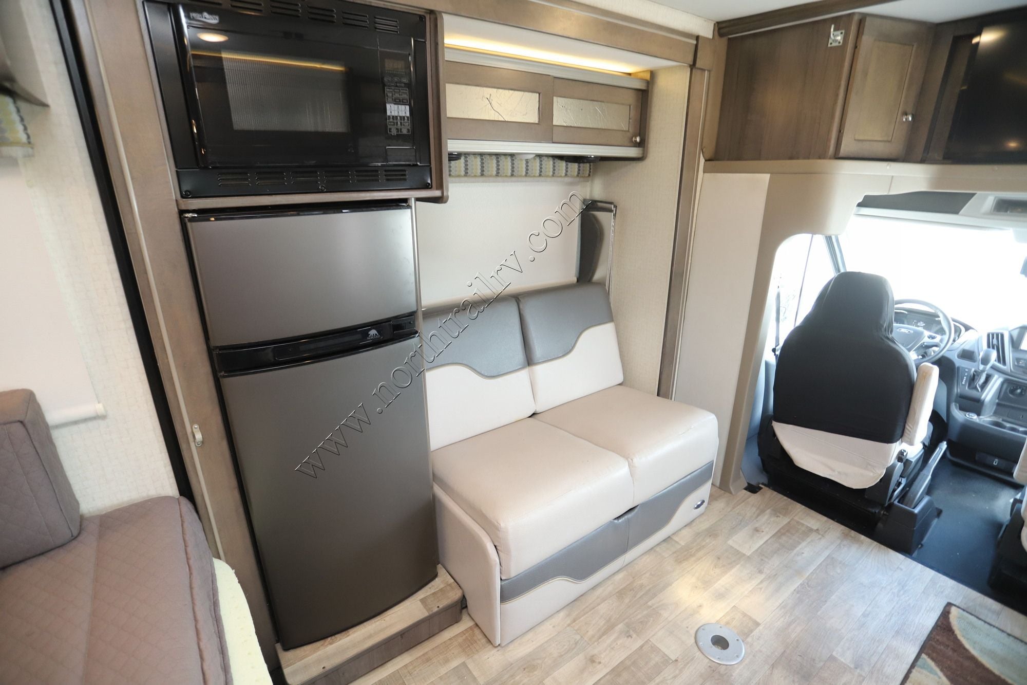 Used 2017 Winnebago Fuse 23A Class C  For Sale