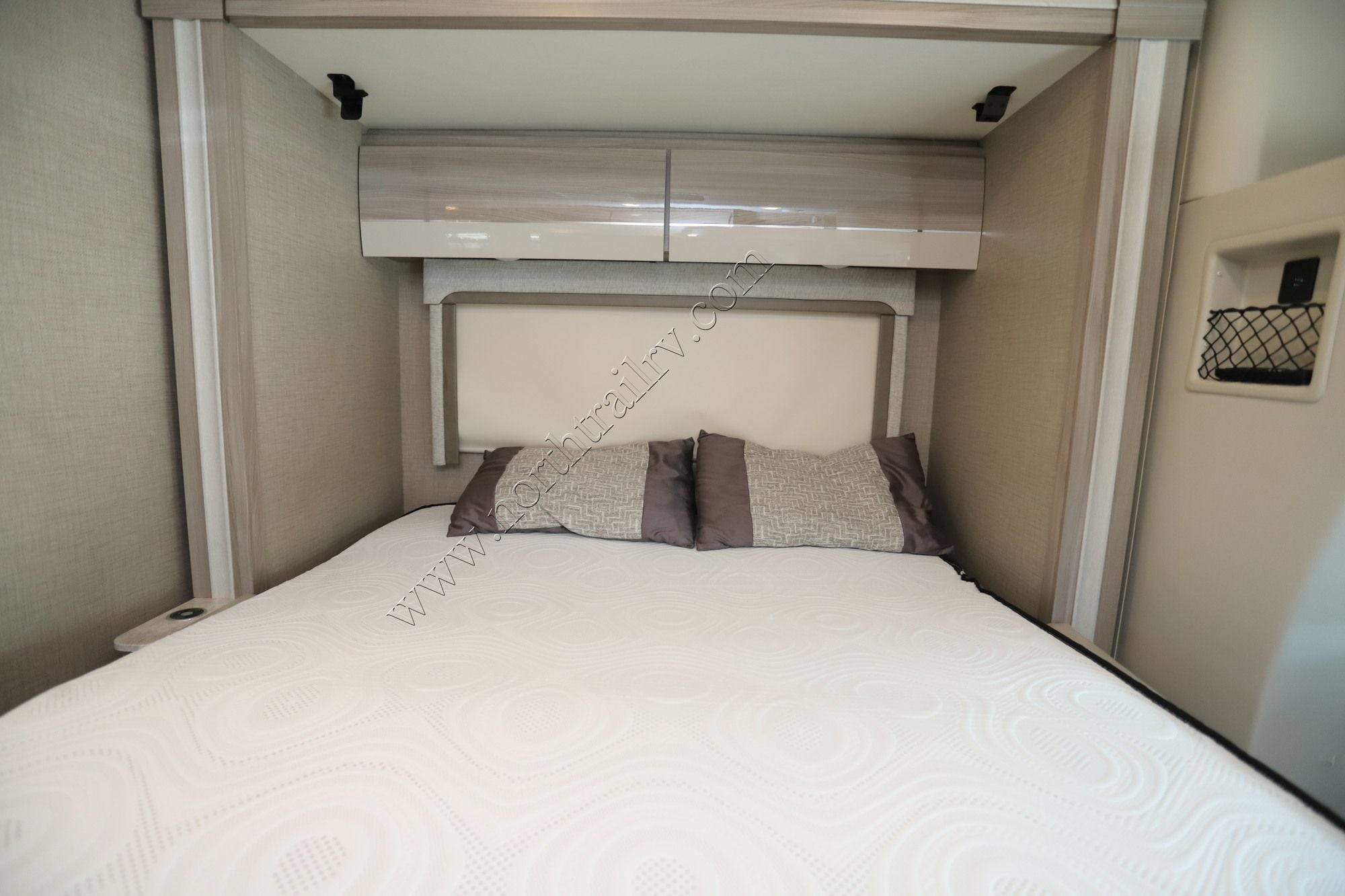 Used 2023 Thor Gemini 23TE Class C  For Sale