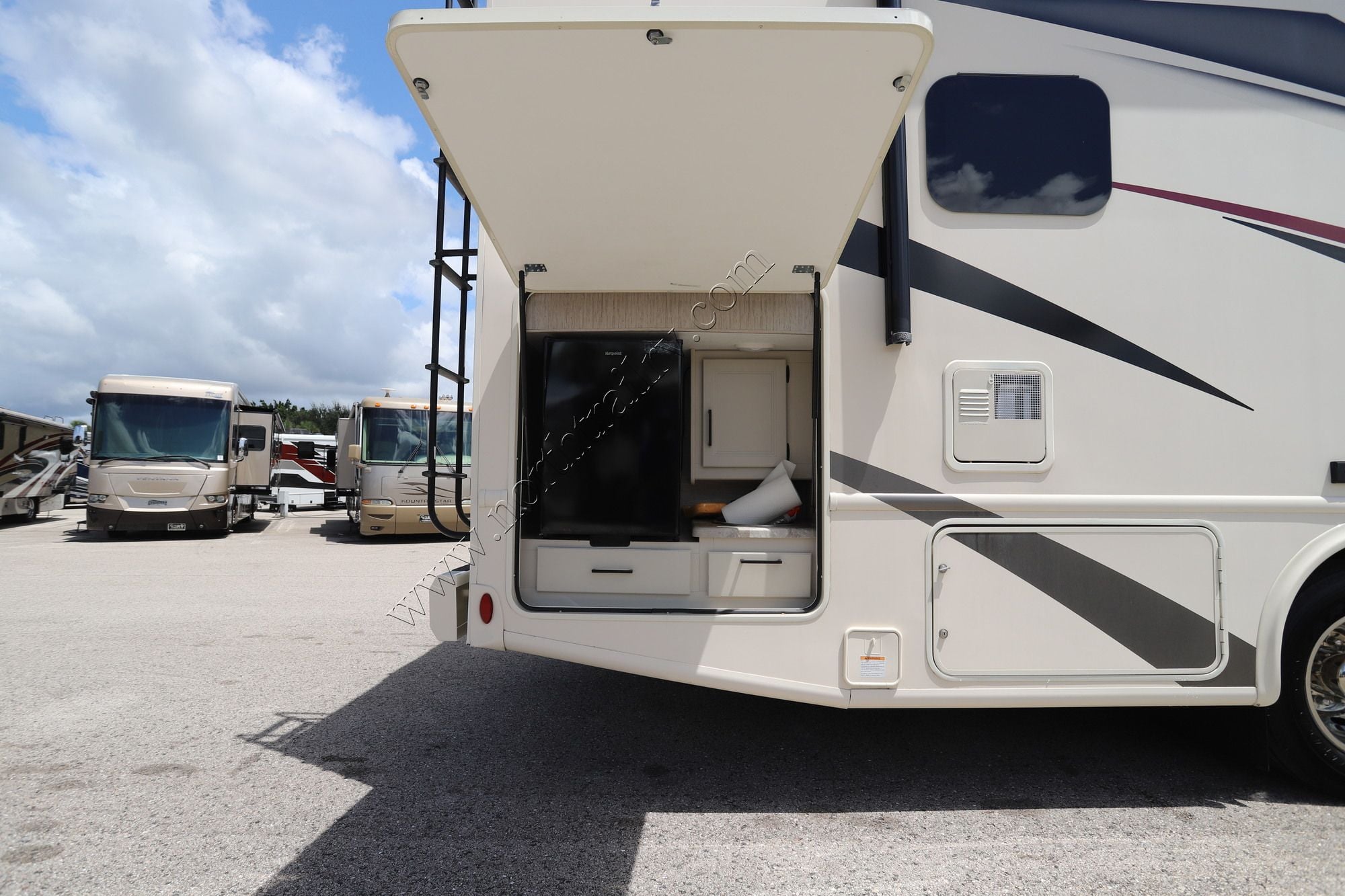 Used 2022 Thor Ace 30.3 Class A  For Sale