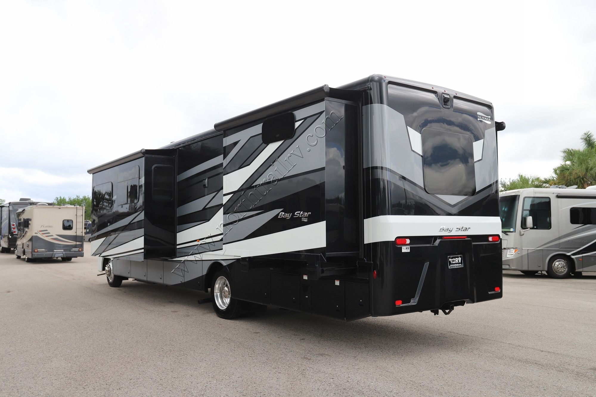New 2027 Newmar Bay Star 3811 Class A  For Sale