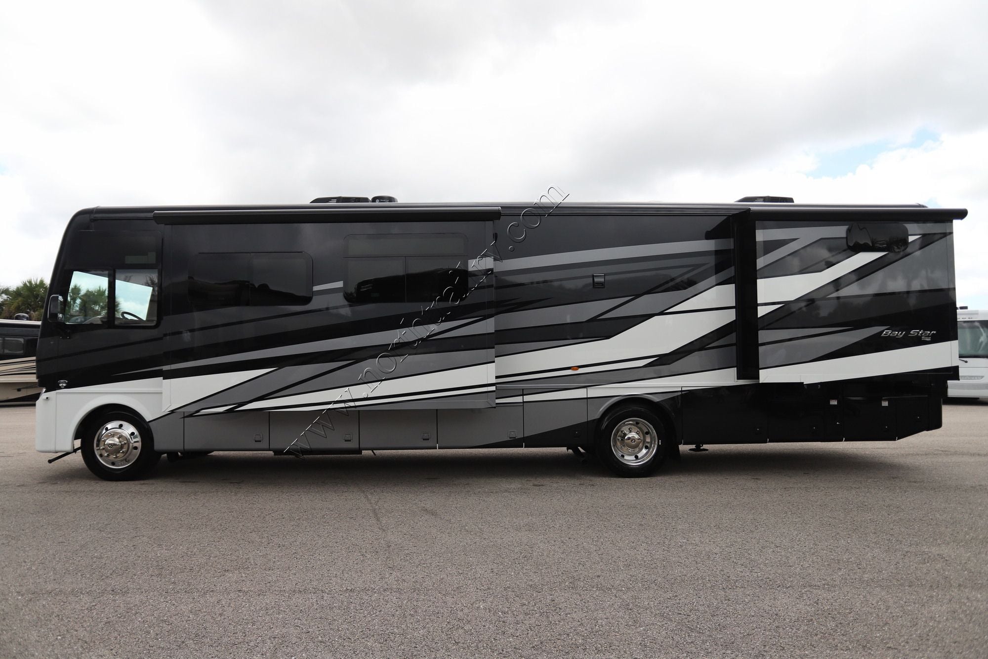 New 2027 Newmar Bay Star 3811 Class A  For Sale