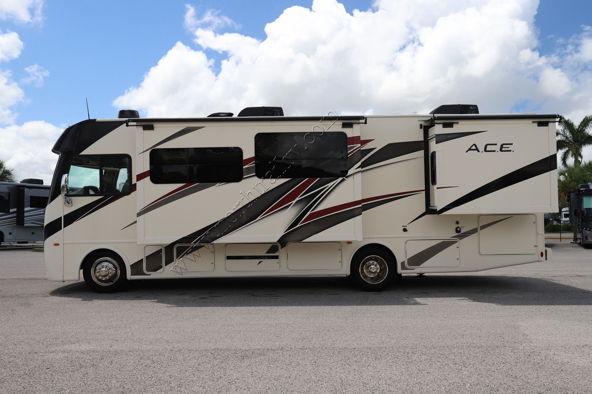 Used 2022 Thor Ace 30.3 Class A  For Sale