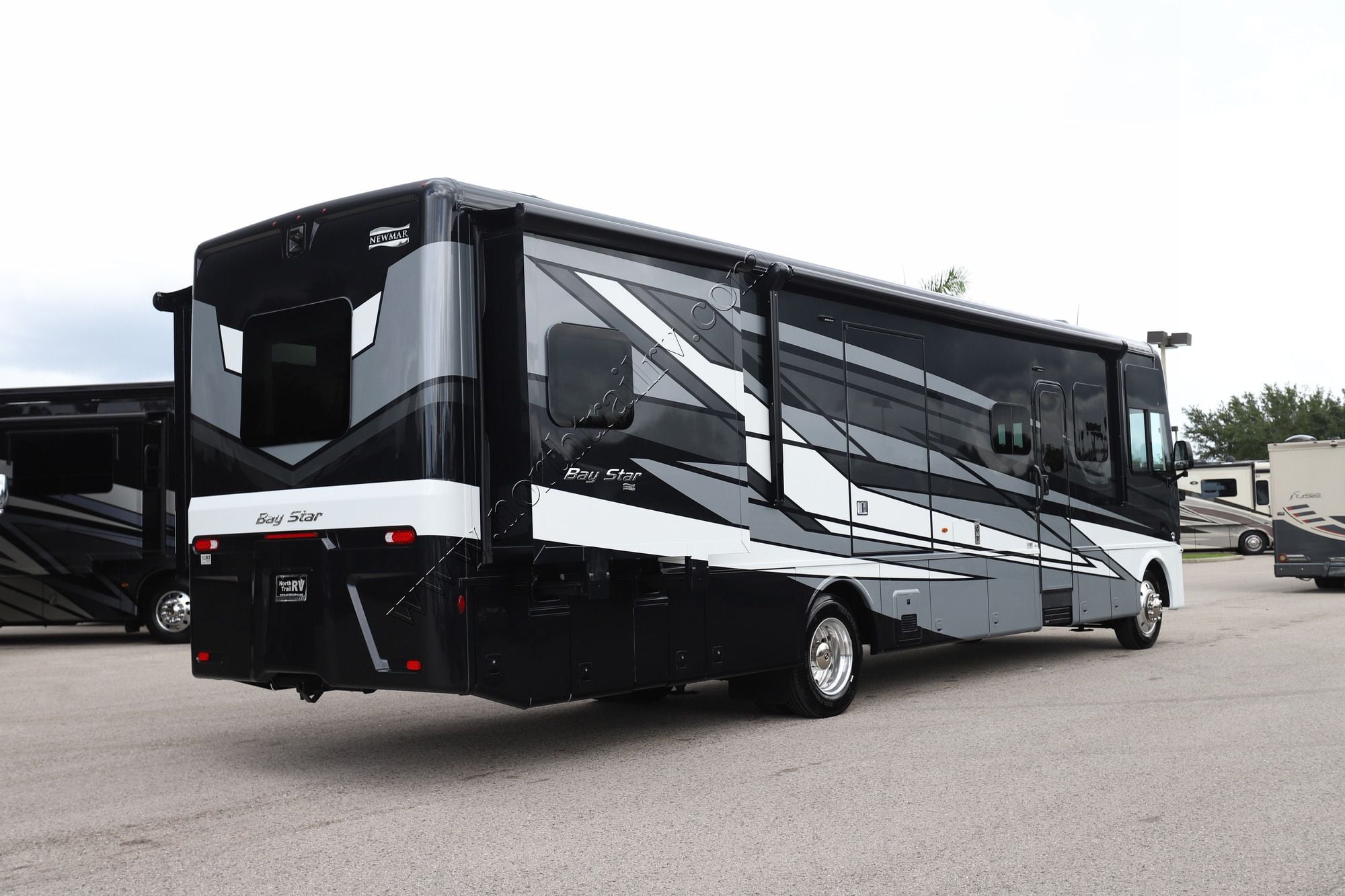 New 2027 Newmar Bay Star 3811 Class A  For Sale