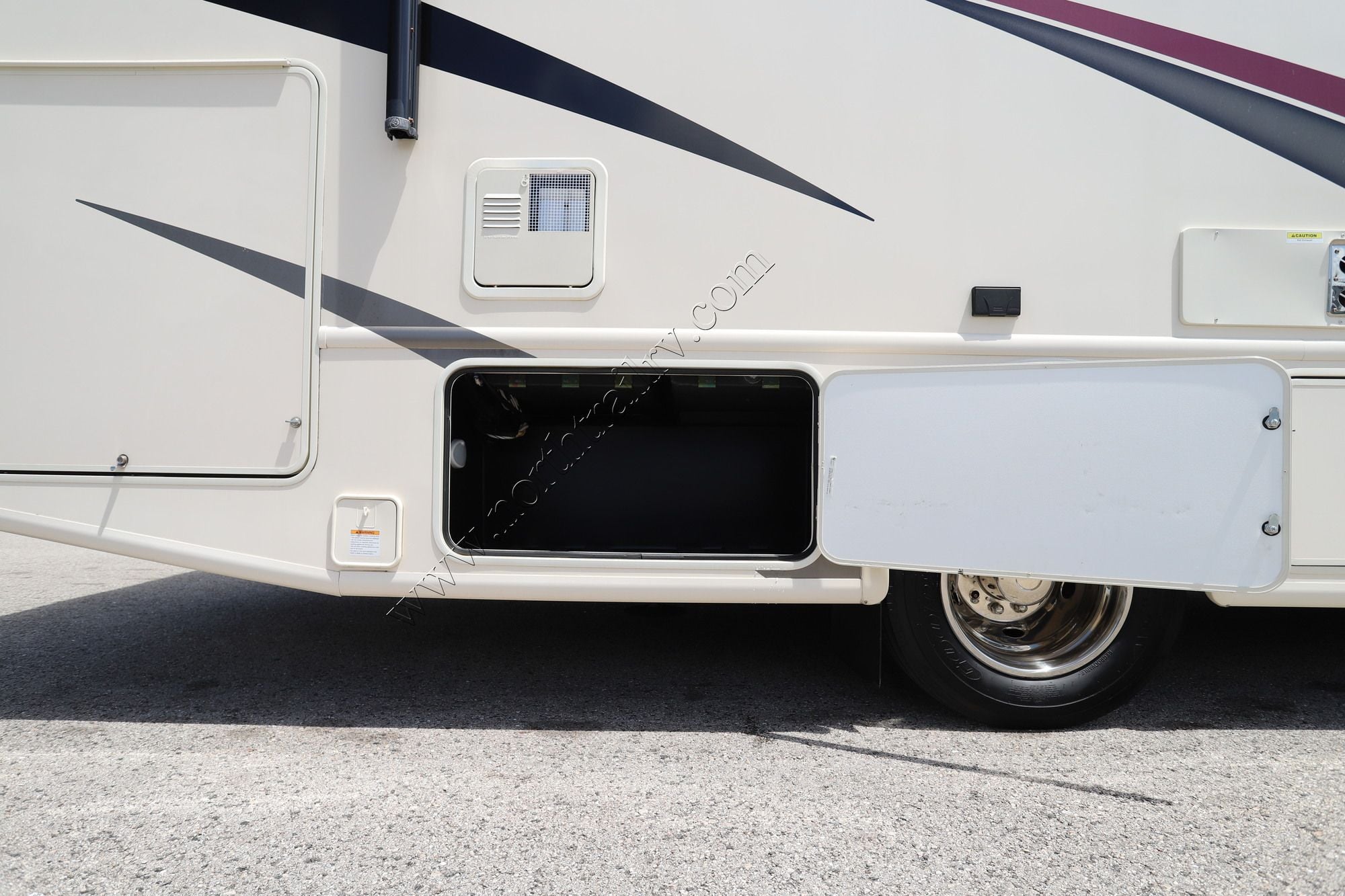 Used 2022 Thor Ace 30.3 Class A  For Sale