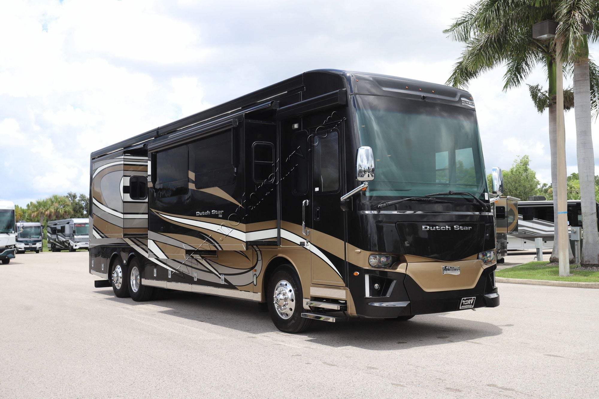 Used 2022 Newmar Dutch Star 4020 Class A  For Sale
