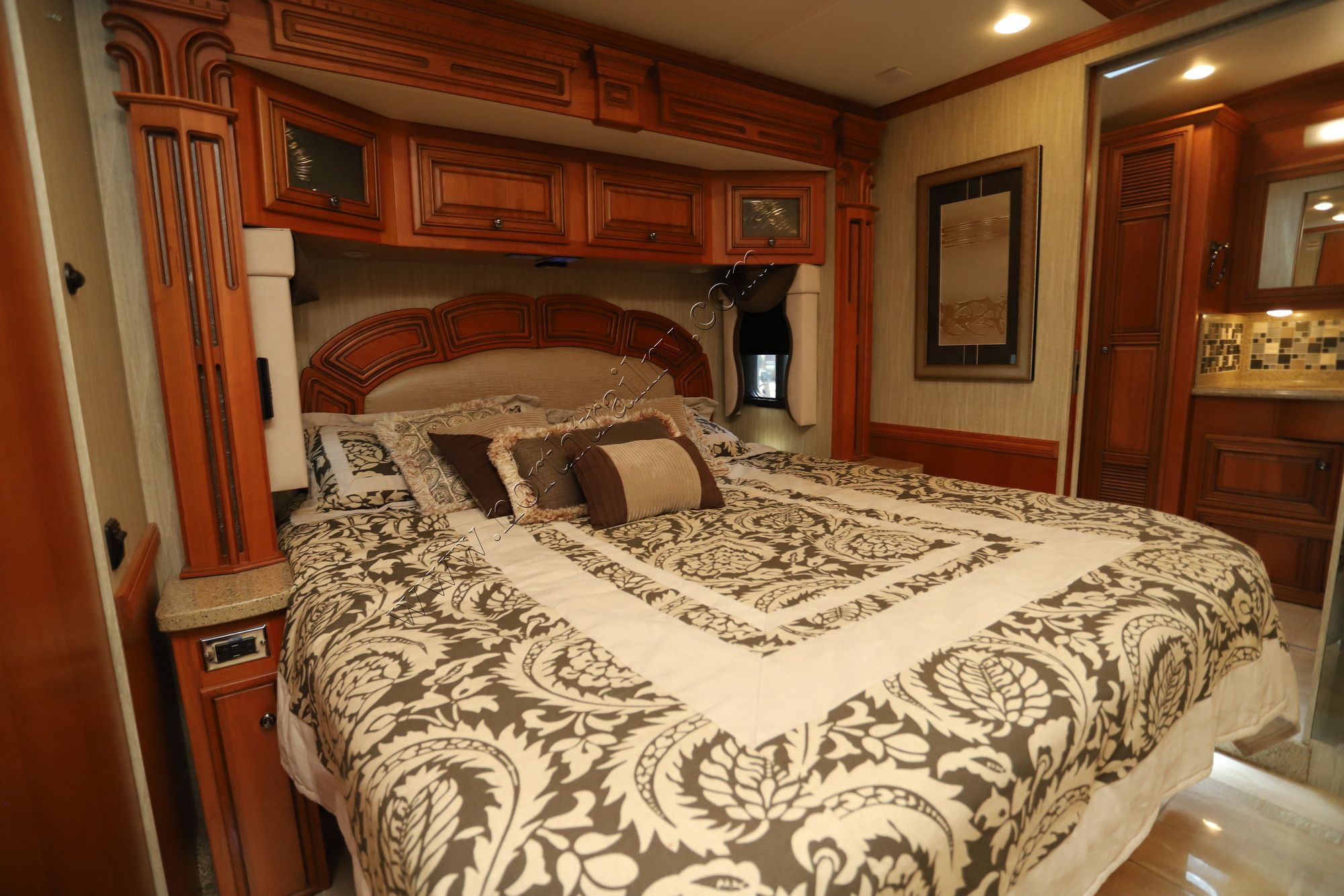 Used 2017 Newmar Dutch Star 4018 Class A  For Sale