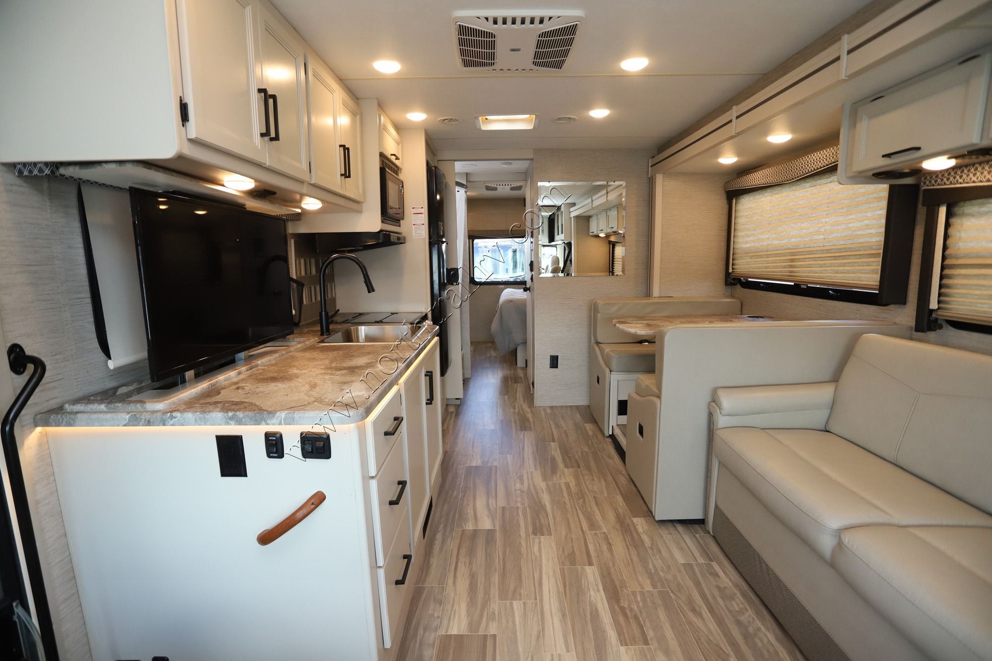 Used 2022 Thor Ace 30.3 Class A  For Sale