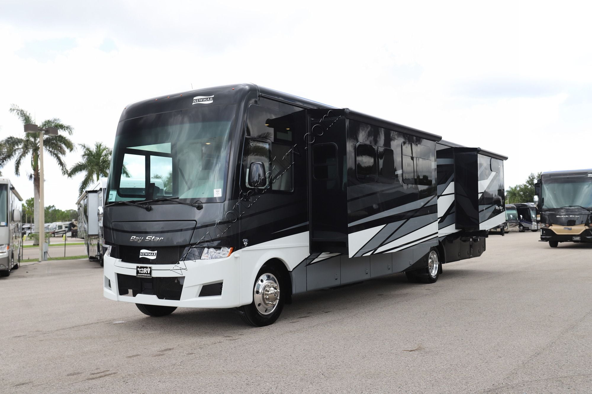 New 2027 Newmar Bay Star 3811 Class A  For Sale