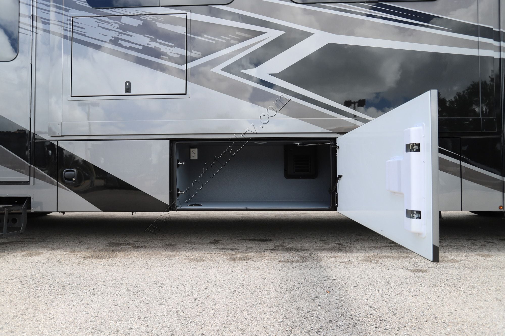 Used 2026 Renegade Rv Explorer 40ERB Super C  For Sale