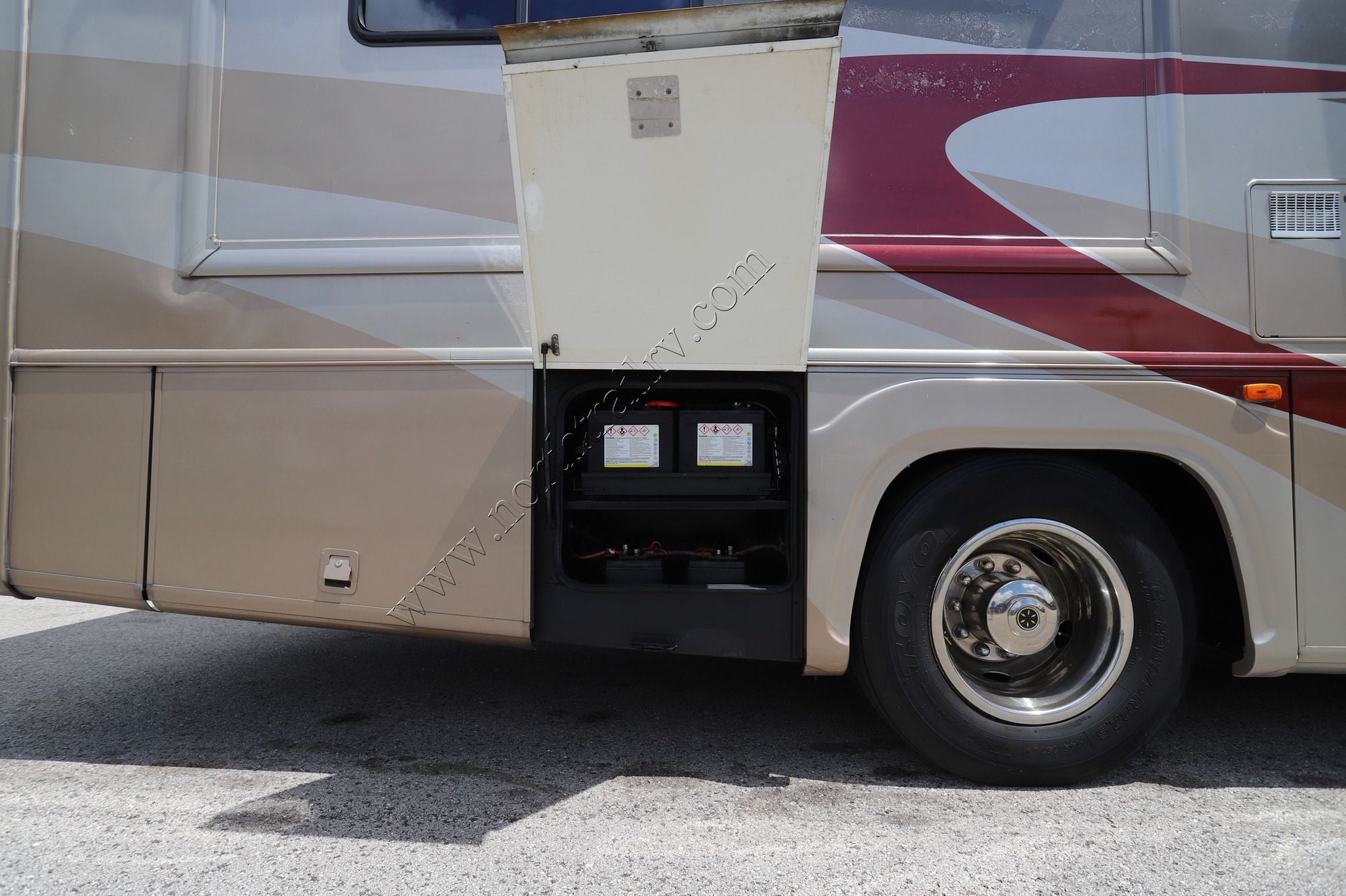 Used 2003 Damon Escaper 3979 Class A  For Sale