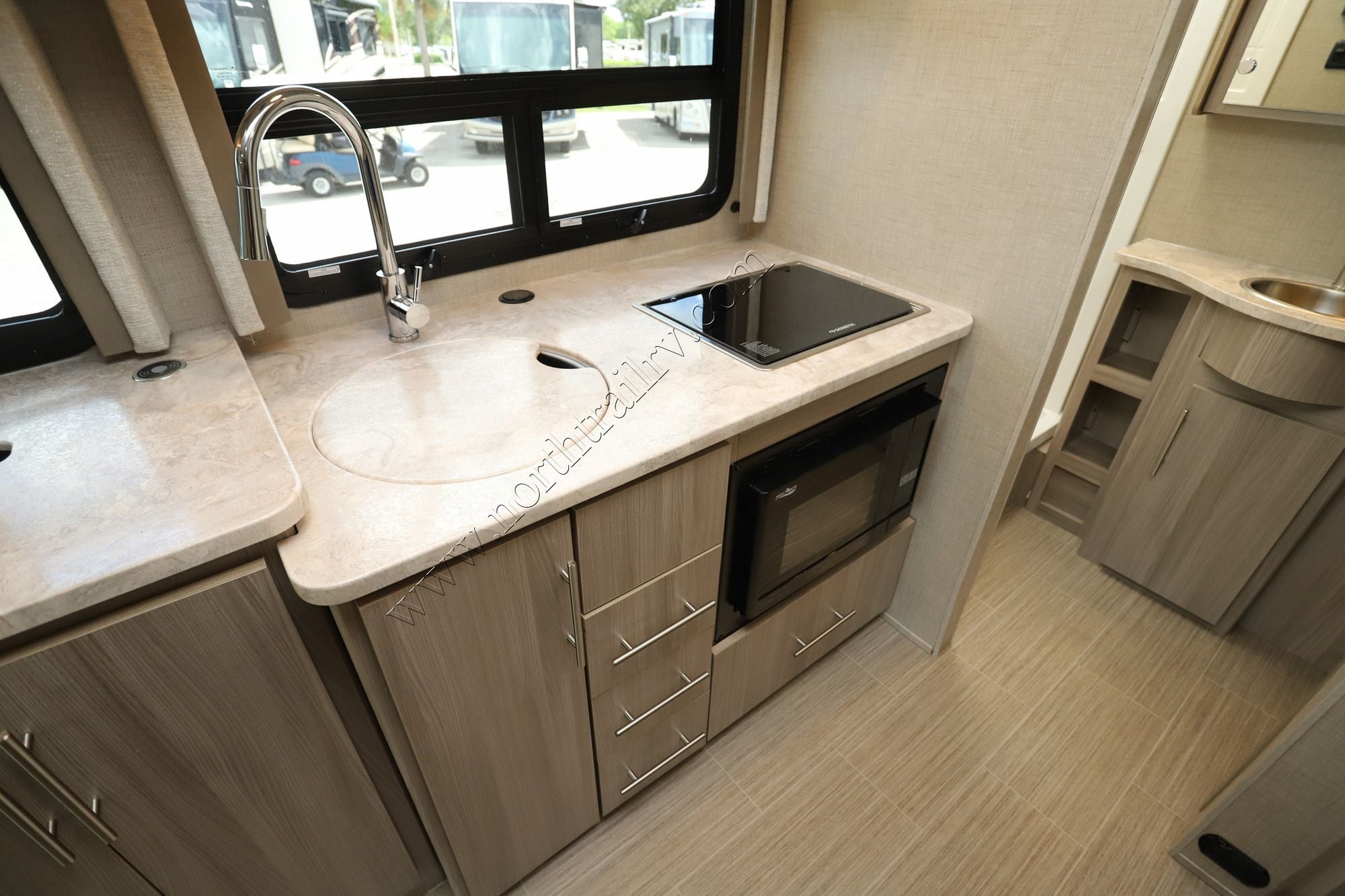 Used 2023 Thor Gemini 23TE Class C  For Sale