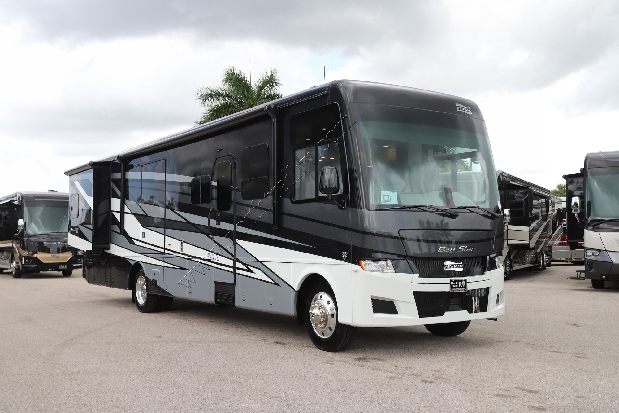 New 2027 Newmar Bay Star 3811 Class A  For Sale