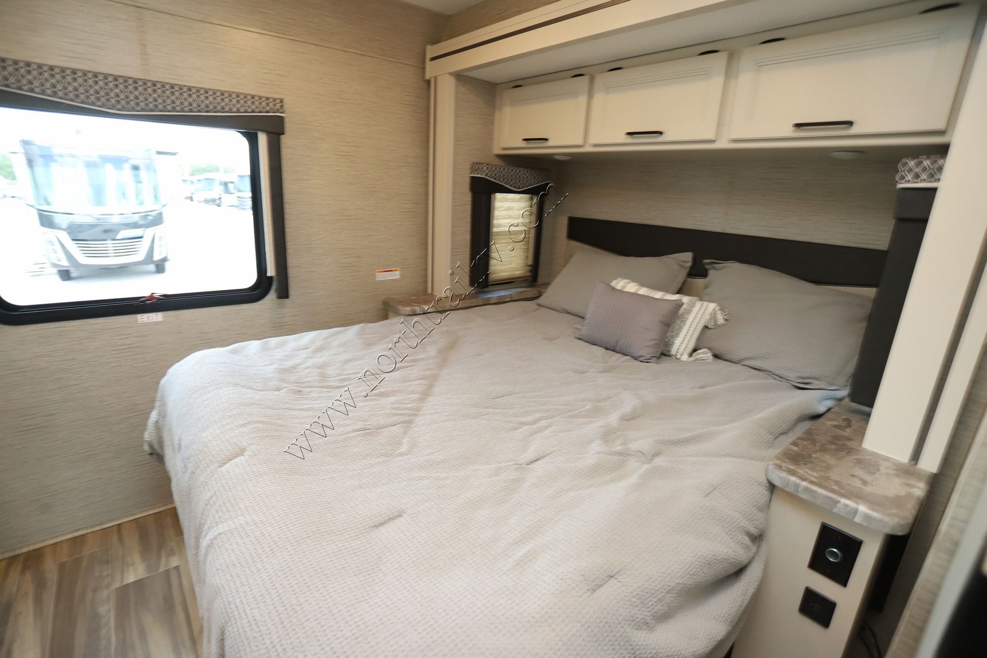 Used 2022 Thor Ace 30.3 Class A  For Sale