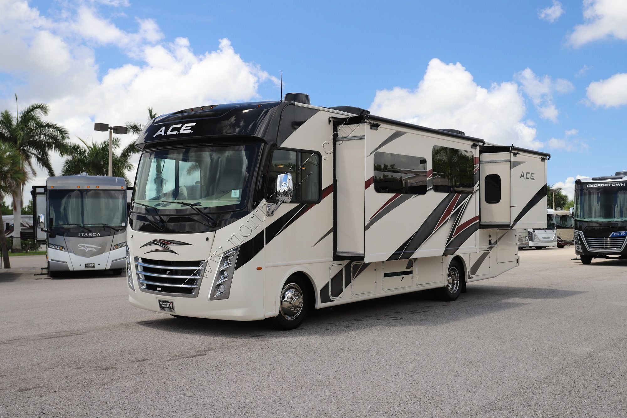 Used 2022 Thor Ace 30.3 Class A  For Sale