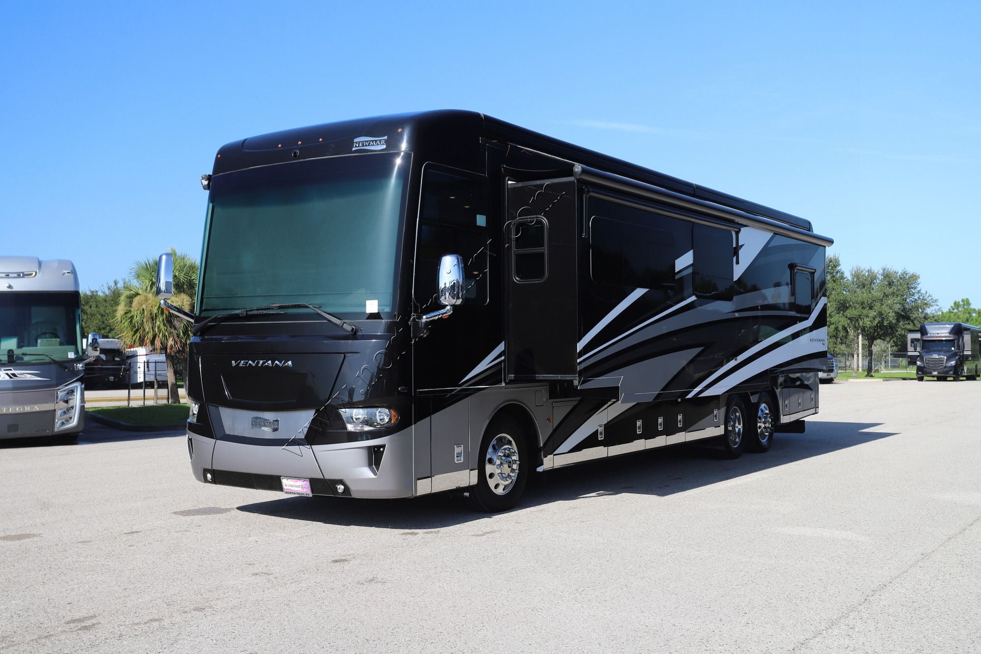 Used 2020 Newmar Ventana 4037 Class A  For Sale