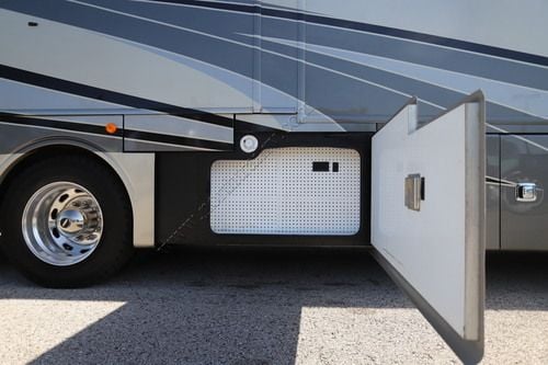 2018 Fleetwood Discovery Lxe 44H