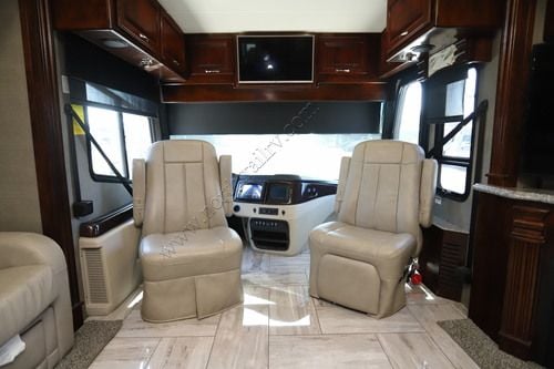 2018 Fleetwood Discovery Lxe 44H