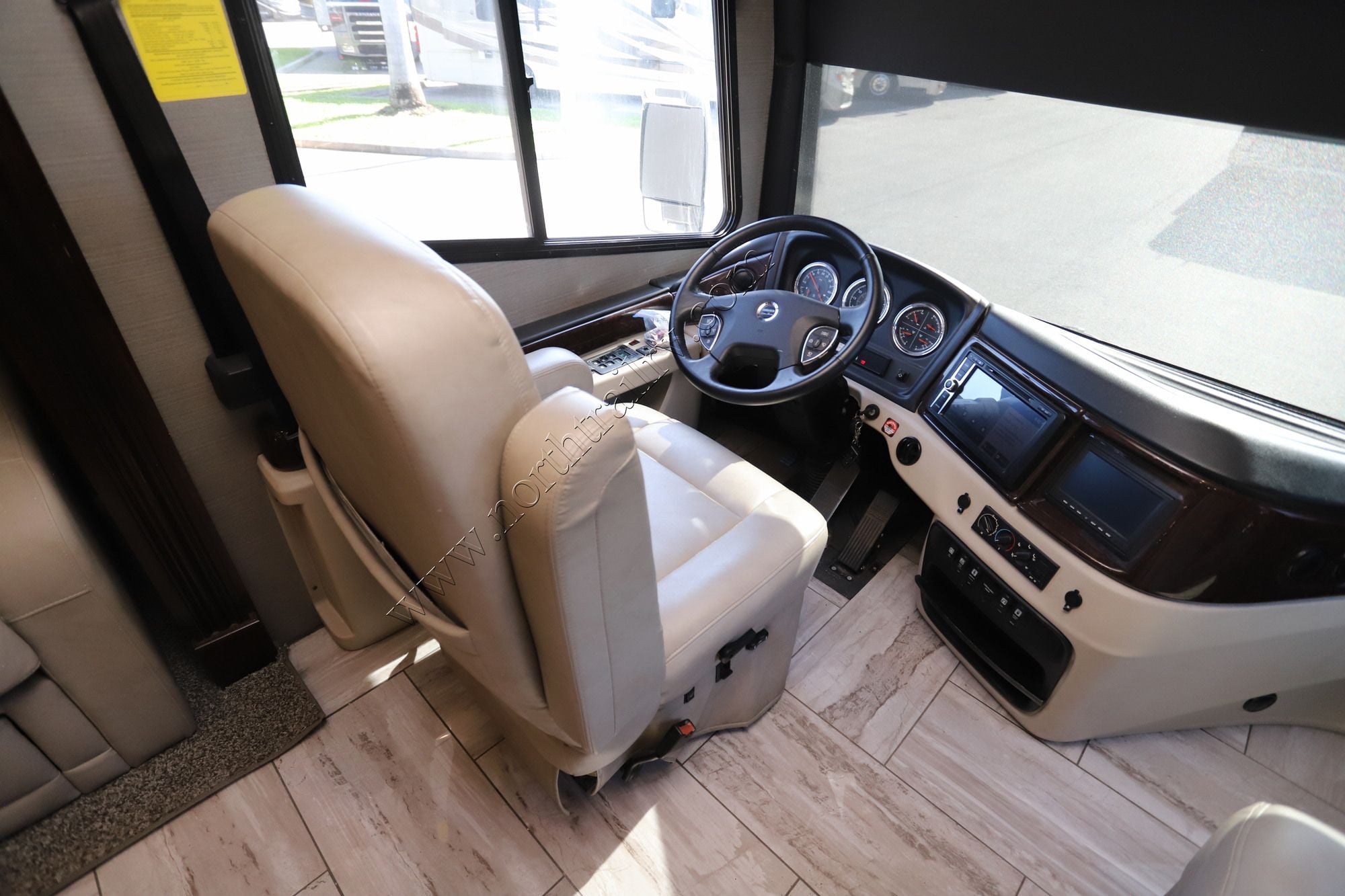 Used 2018 Fleetwood Discovery Lxe 44H Class A  For Sale