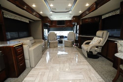 2018 Fleetwood Discovery Lxe 44H