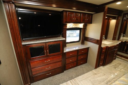 2018 Fleetwood Discovery Lxe 44H
