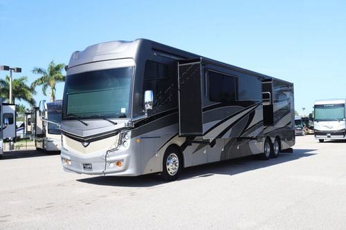 2018 Fleetwood Discovery Lxe 44H