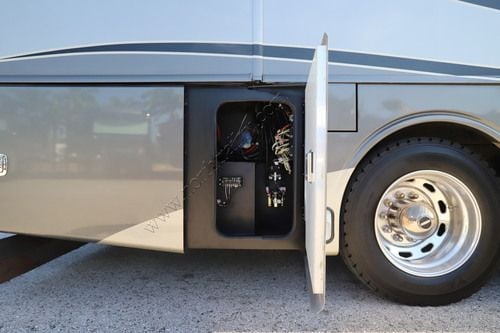 2018 Fleetwood Discovery Lxe 44H