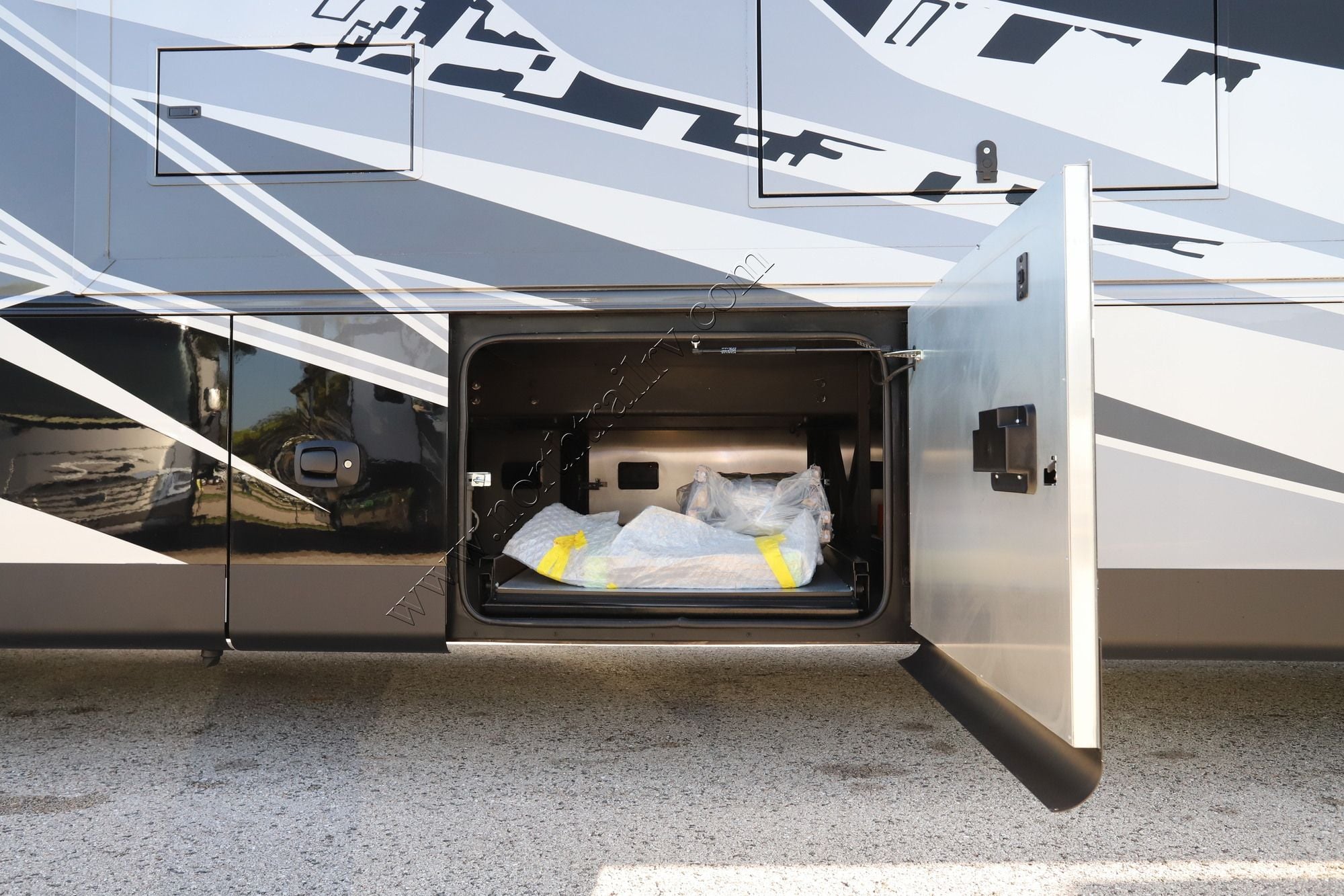 New 2027 Tiffin Motor Homes Allegro Bus 45OPP Class A  For Sale