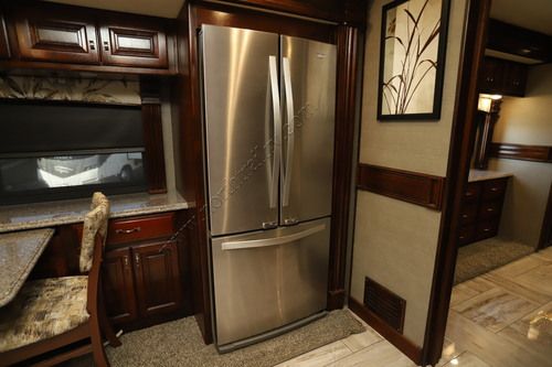 2018 Fleetwood Discovery Lxe 44H