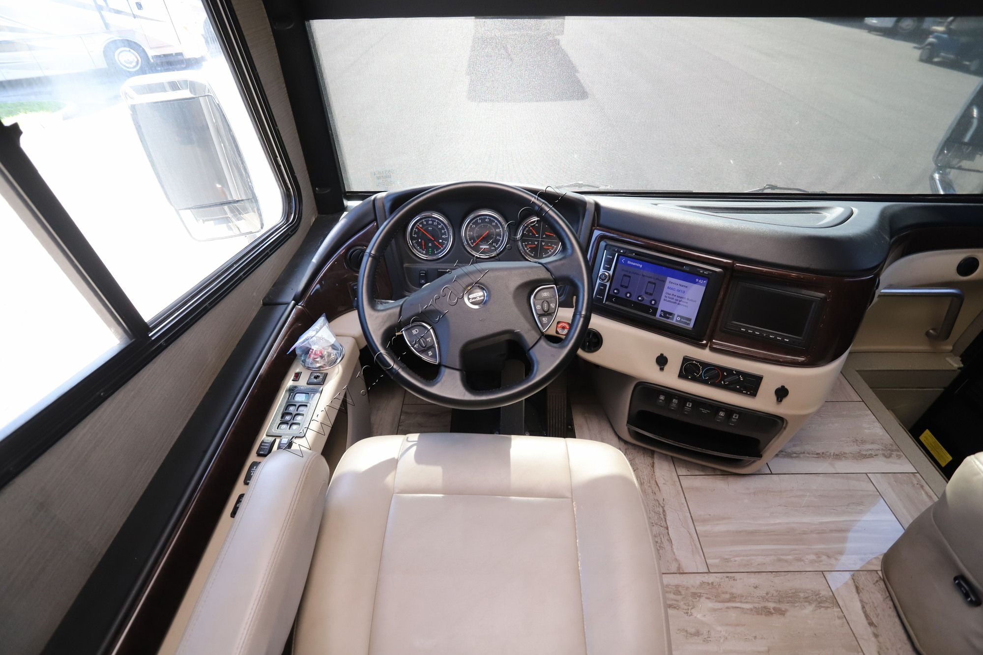 Used 2018 Fleetwood Discovery Lxe 44H Class A  For Sale