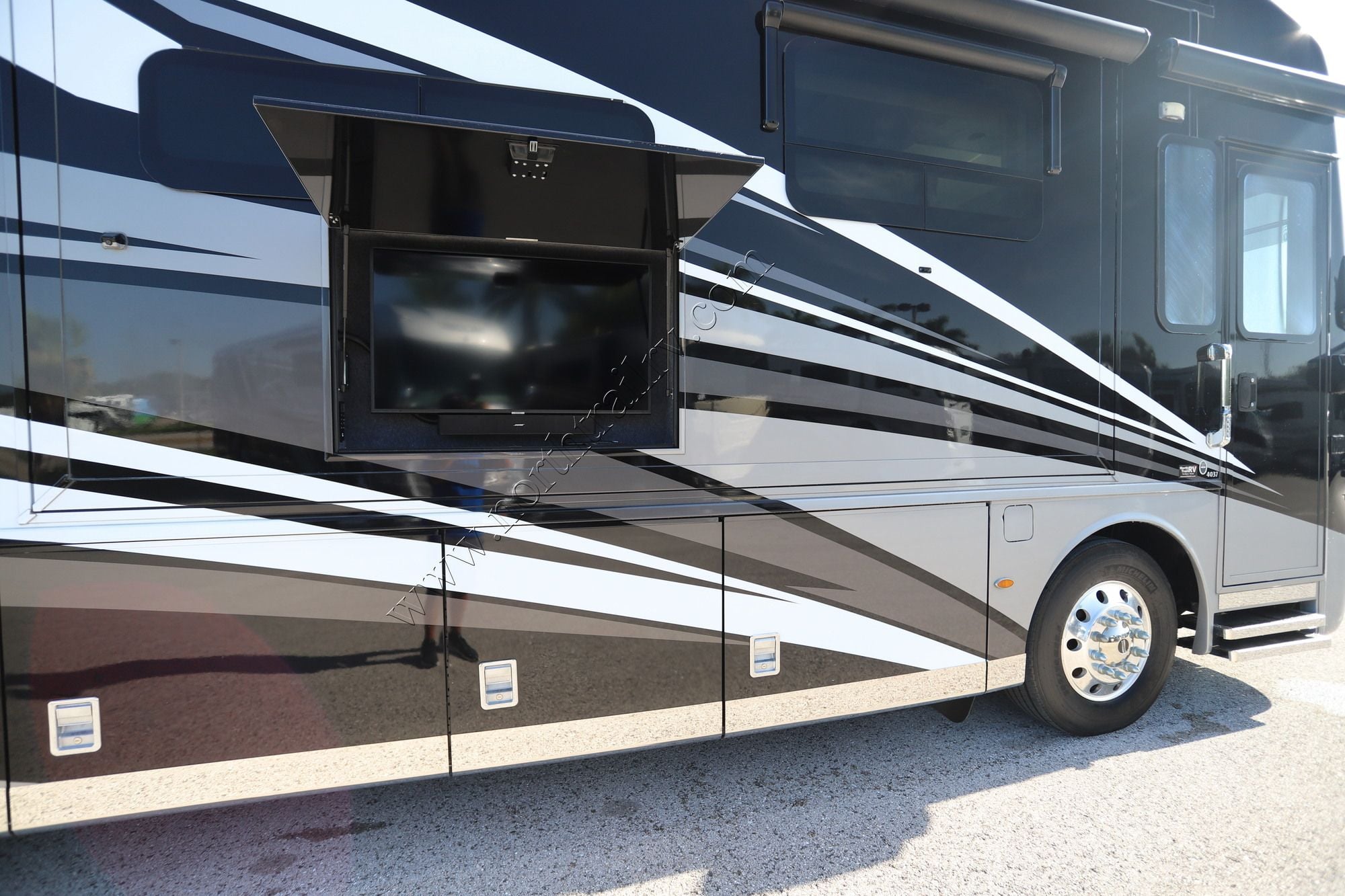 Used 2020 Newmar Ventana 4037 Class A  For Sale