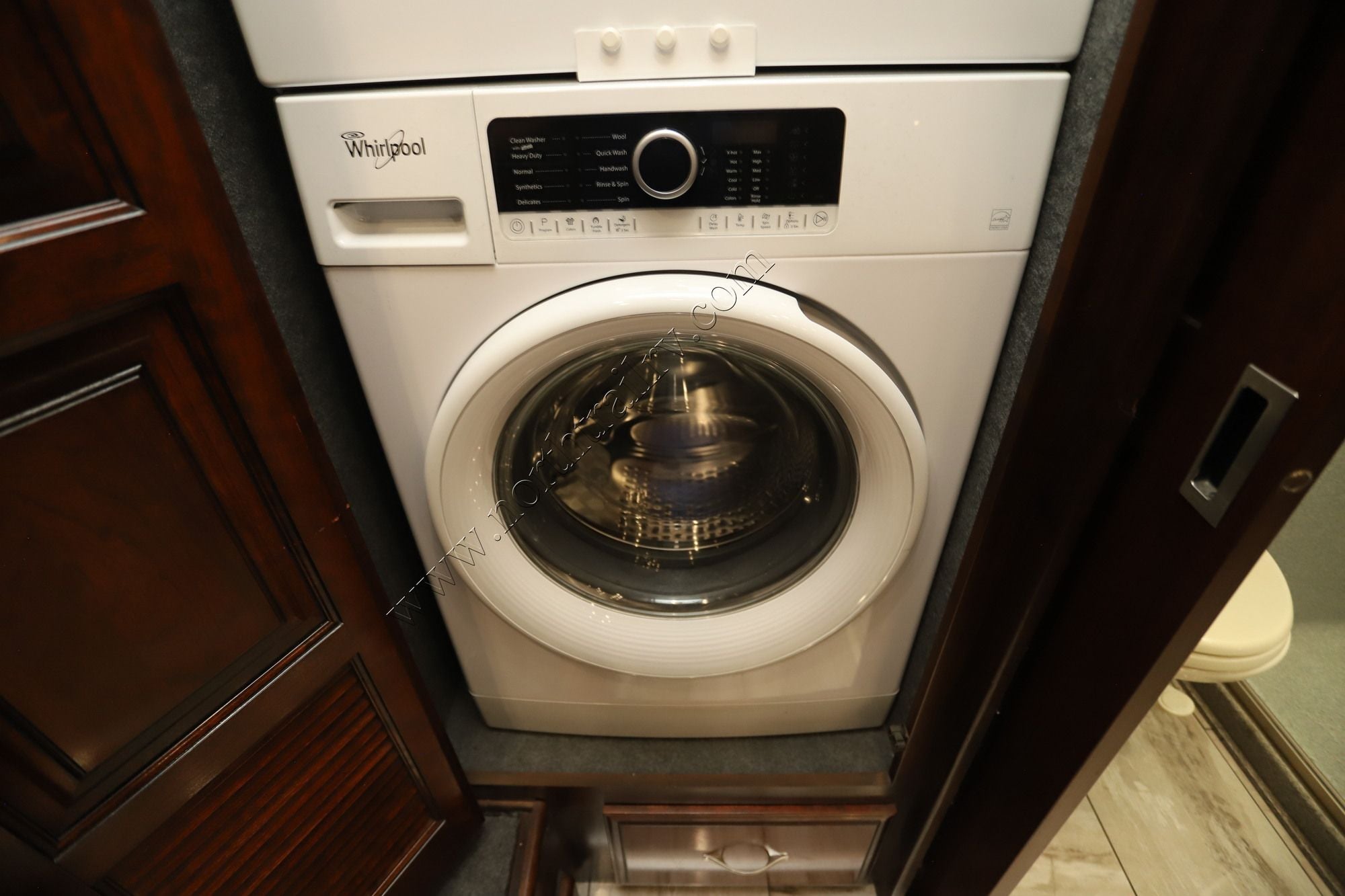 Used 2018 Fleetwood Discovery Lxe 44H Class A  For Sale