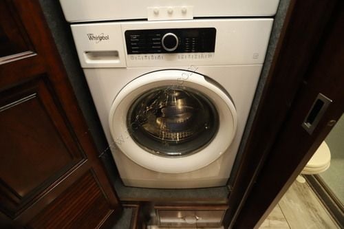 2018 Fleetwood Discovery Lxe 44H