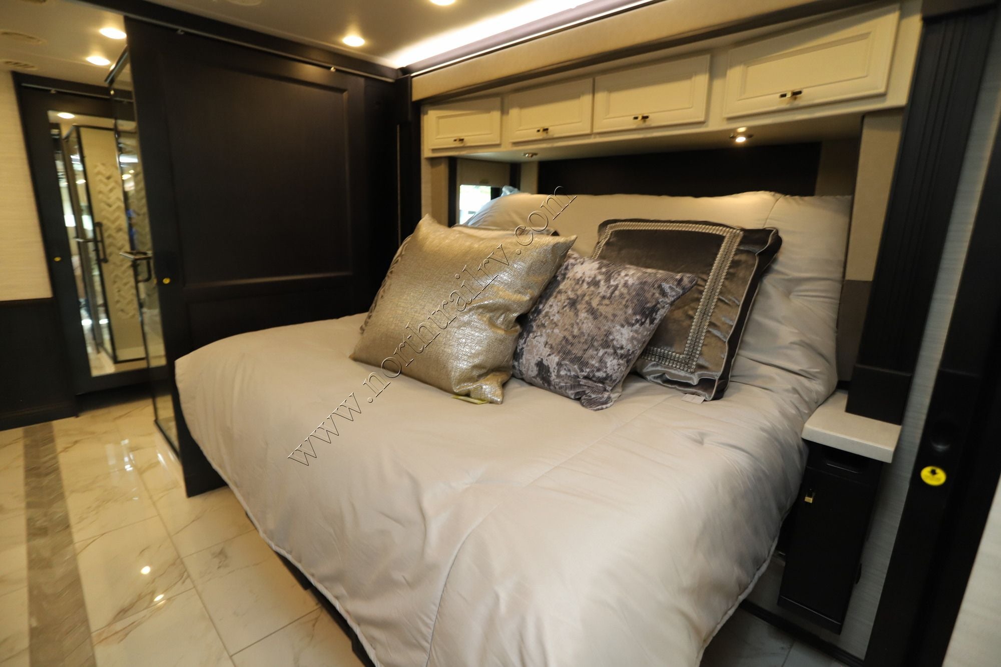 New 2027 Tiffin Motor Homes Allegro Bus 45OPP Class A  For Sale