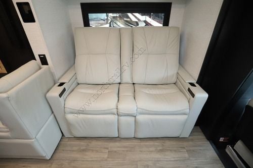 2027 Newmar Freedom Aire 2515