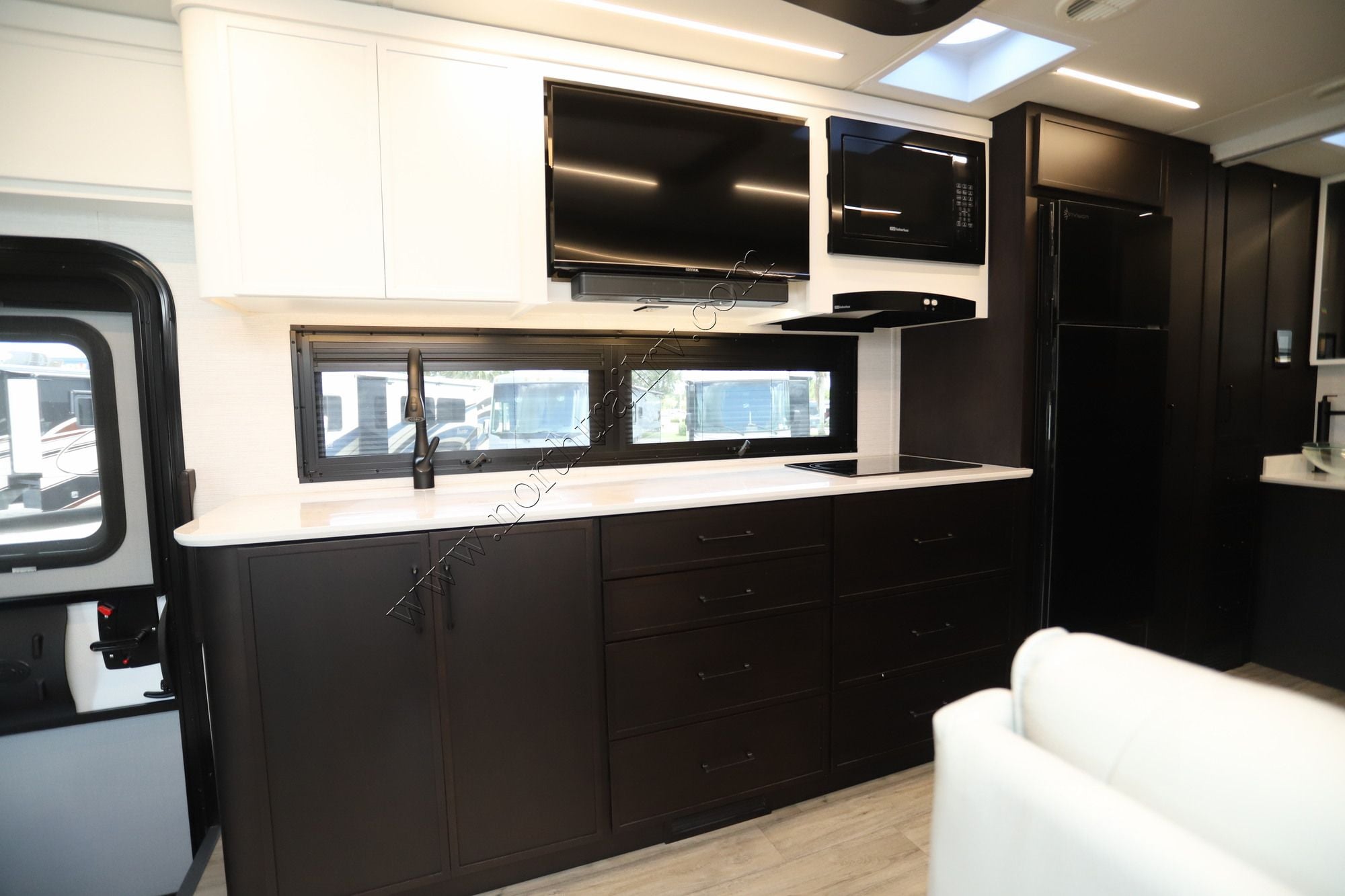 New 2027 Newmar Freedom Aire 2515 Class C  For Sale