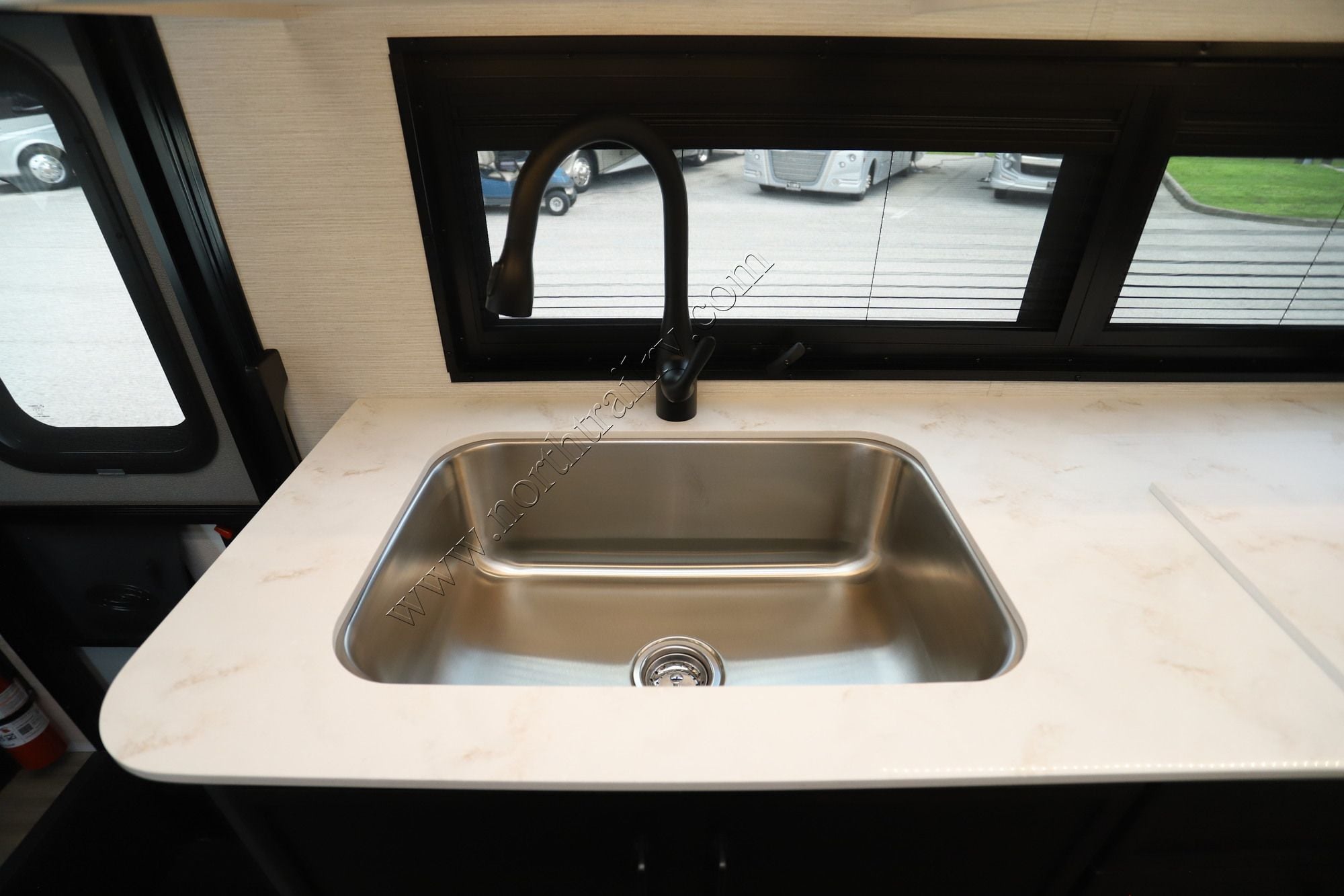 New 2027 Newmar Freedom Aire 2515 Class C  For Sale