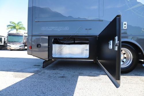 2027 Dynamax Europa 32KDFR