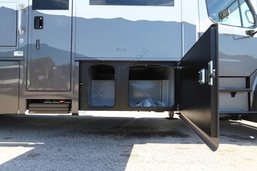 2027 Dynamax Europa 32KDFR