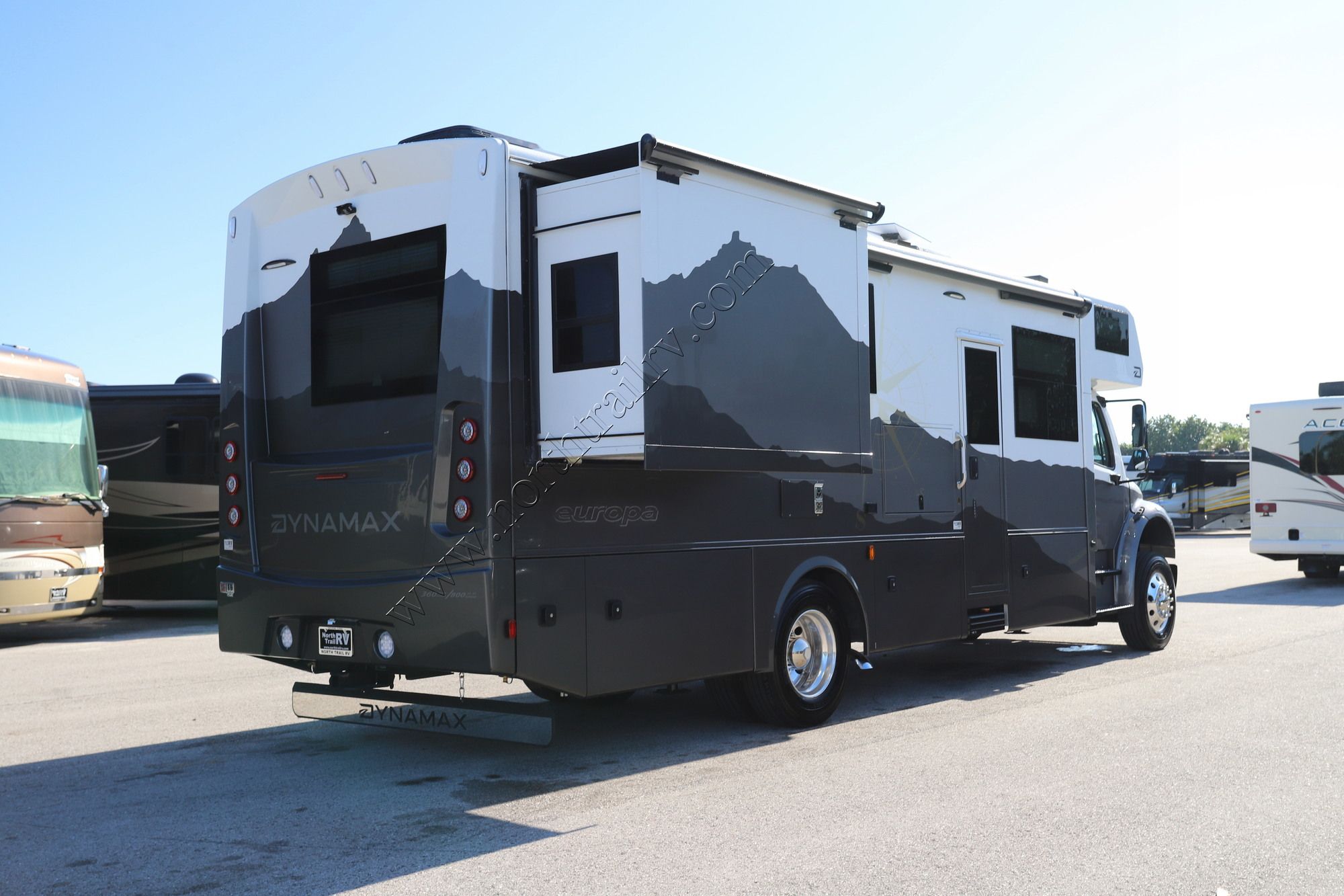 New 2027 Dynamax Europa 32KDFR Super C  For Sale