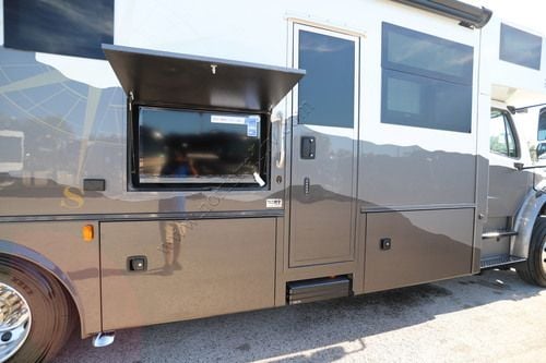 2027 Dynamax Europa 32KDFR