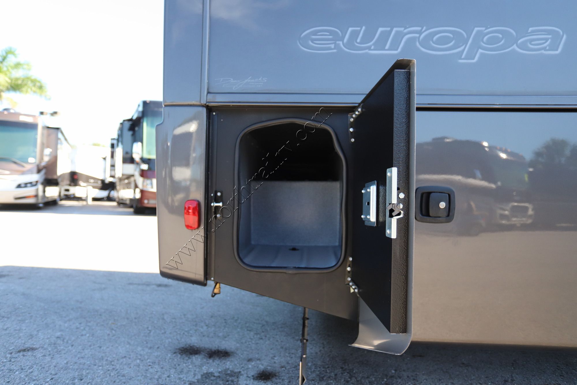 New 2027 Dynamax Europa 32KDFR Super C  For Sale